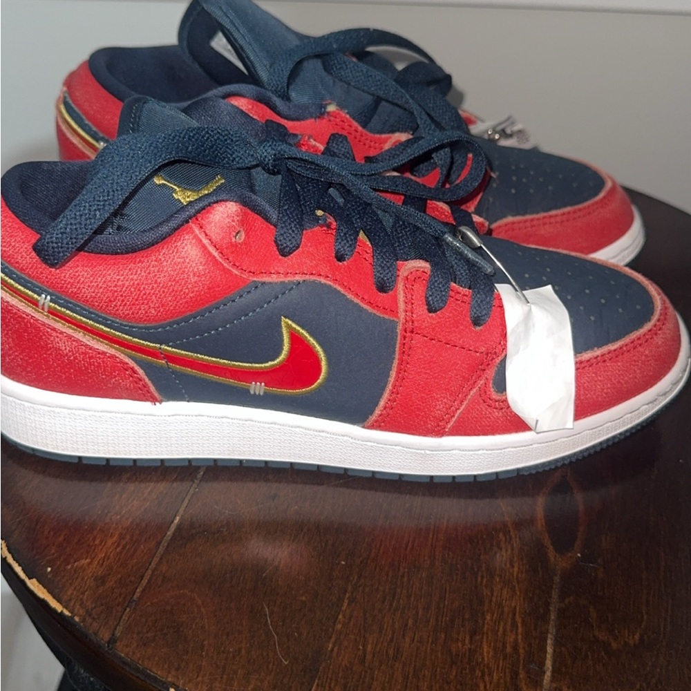 Nike Kids Sneakers in Red and Navy